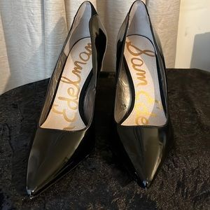 Sam Edelman black patented leather pump